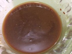 酱用少许水搅匀均匀