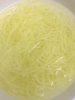 用凉水多冲洗几次