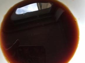 调一碗酱汁，酱油蒸鱼豉油白糖