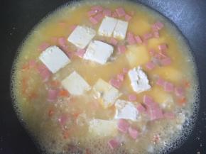 加入豆腐煮一会