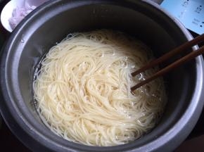 取出，过凉水；