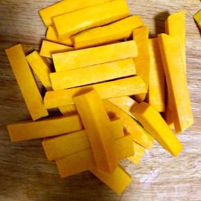 切成截面1厘米长度5厘米左右的方条