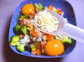 放一勺盐，一勺鸡精，半勺糖