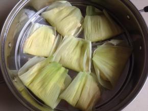 折叠好，放入蒸锅里