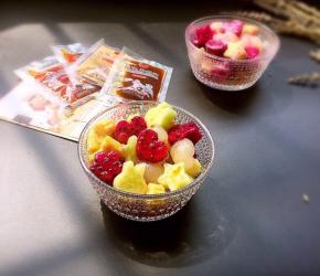 蔬菜与水果的清香，加上沙拉汁的调味，美味的口感在入口那一刻释放，好吃停不下来的节奏