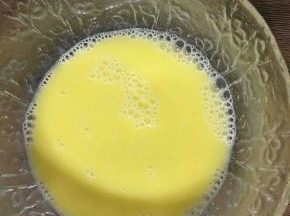 牛奶、黄油可在热水浴中融化混合均匀