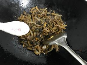 最后加适量糖调味。