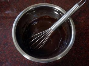 拌至顺滑无干粉状态。