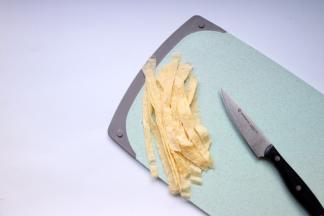 蛋皮切均等长条