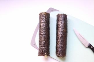 卷起，尽量卷紧实一些，更方便切，今天做了2份