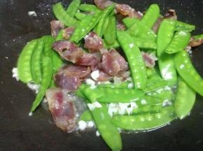 最后加少许盐调味即可出锅