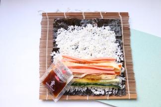 挤上丘比日式沙拉汁