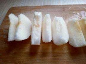 去核，切小块。