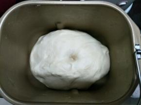 发酵两倍大，用手戳个洞不回缩即可