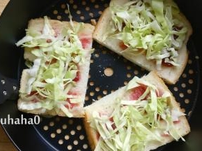 放一层包菜丝，菜可以多放一点