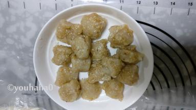 冷藏后的馅料平均分成15份