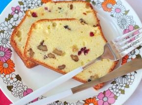 搭配一些蛋糕，便是很好的早餐。