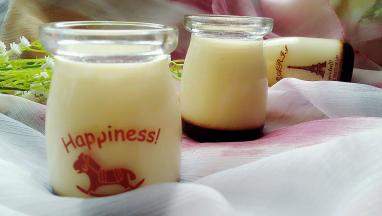 拿出来放凉后放入冰箱冷藏，口感更好。