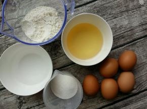 所有用到的食材称重。