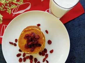 燕麦花生露，可以提前浸泡花生，然后去掉皮，把花生和燕麦一起放入豆浆机，加入1100ml水。设定模式，等待即可。