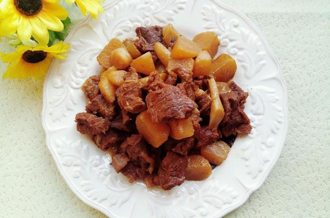 萝卜炖牛肉