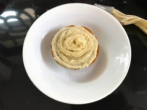 挤在放凉的挞上就可以了。