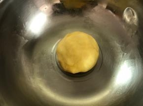 揉成没有干粉的面团。