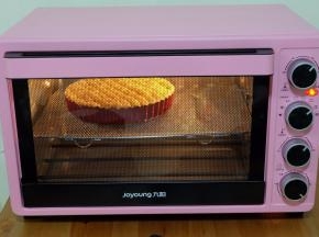 烤箱200度预热，中层，烤30分钟左右；大约20分钟左右的时候需要放锡纸，防止上色过重；