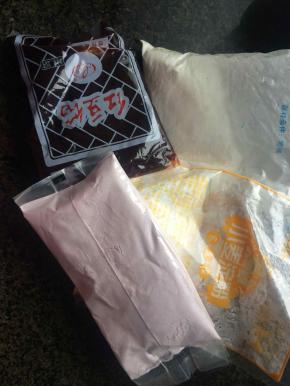 准备梅花团子的食材。