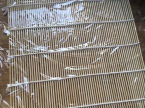 寿司帘铺保鲜膜