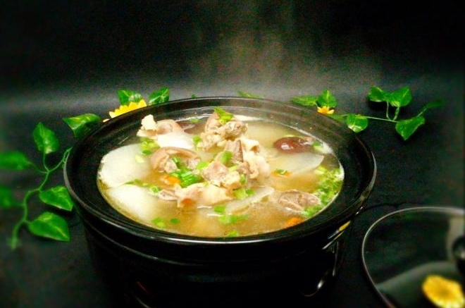 酒精锅--黑山羊腿肉煲萝卜汤