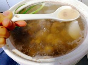煮开后去除浮沫，