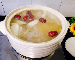 煮开后转小火煲30分钟左右