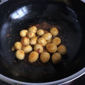 大火烧开小火焖收汁即可