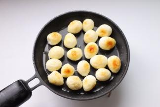 煎至两面金黄即可