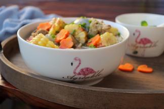 装汤碗，撒葱花即可开吃