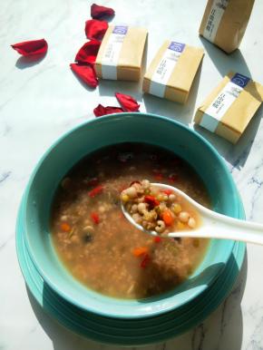 口感香糯，营养丰富，这种天早晨起来喝上一碗，胃暖暖的，很舒服。