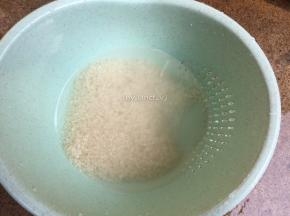 珍珠米用清水淘洗干净