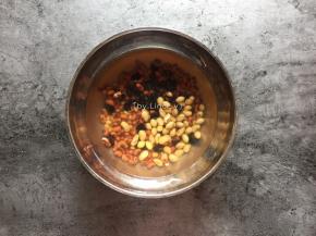 先将豆类浸泡4小时以上