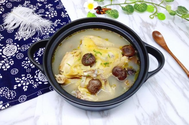 香菇母鸡汤