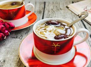 放到冰箱里冷藏一下，冰凉爽口的夏季饮品就完美出炉啦。