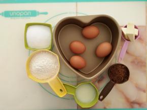 准备好所需要的原料和模具。