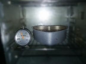 放入预热好的烤箱，150度（我的烤箱温度）40分钟。