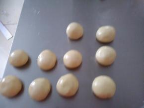 依次包完所有的，收口往下放置，包上保鲜膜。