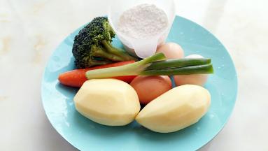 准备食材，清洗干净。