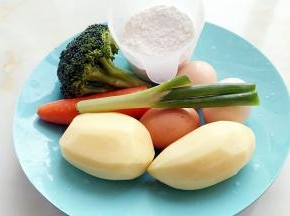 准备食材，清洗干净。