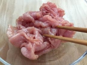 搅拌均匀腌制20分钟