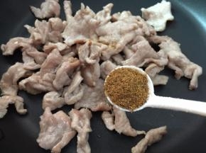 加入一勺孜然粉