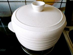 让我们盖上盖子来看一下这款锅的高颜值。