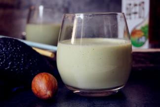 香滑的牛油果奶昔就做好啦